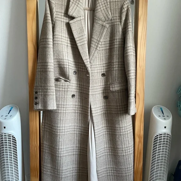 Reformation Plaid Tan Coat - Picture 12 of 14